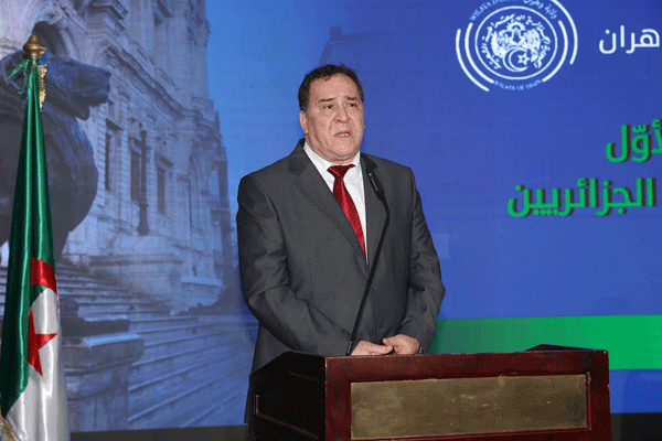 وزير الاتصال يدعو لبناء جبهة إعلامية للدفاع عن القيم الوطنية: الإعـلام الوطني عائلة واحـدة و على الصحافييـن ترقيــة المهنــة