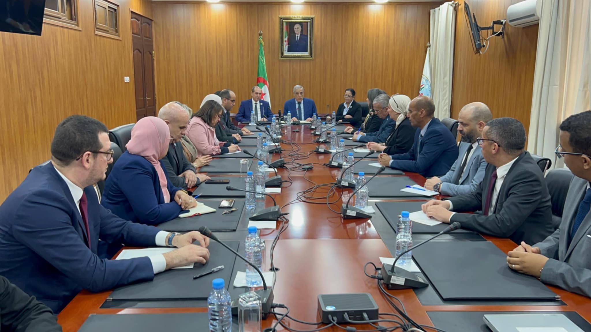 الوزير الأول:  رئيس الجمهورية وضع أسس رؤية إستراتيجية تنموية متعددة الأبعاد