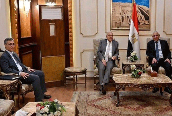 الاجتماع الوزاري للآلية الثلاثية لدول الجوار بشأن الأزمة في ليبيا: عطاف يحلّ بالقاهرة بتكليف من رئيس الجمهورية 