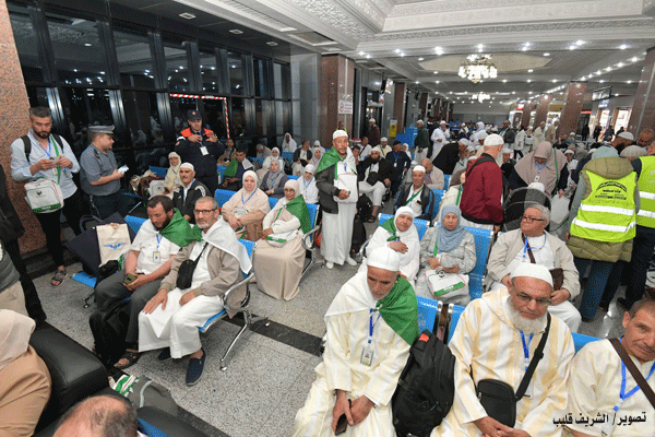 ضمت 250 حاجا: انطلاق أول رحلة للحجاج من ولاية قسنطينة 
