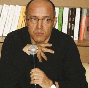 مديرية الاتصال برئاسة الجمهورية و وزارة الاتصال تعزيان: وفاة الصحفي نور الدين عزوز 