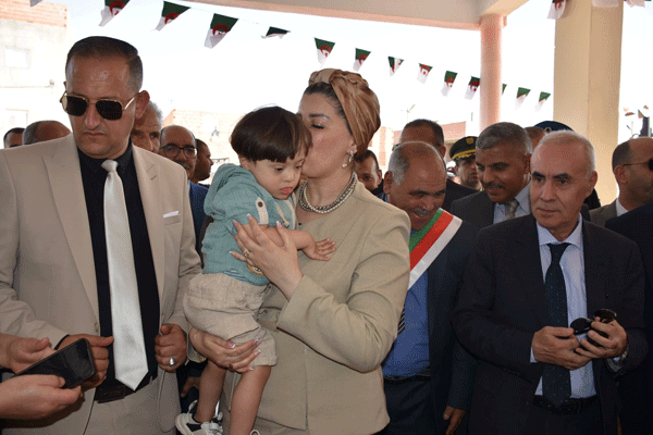 خـلال زيارة وزيرة التضامن الوطني والأسرة وقضايا المرأة إلى تبســة: تدشيـن المركـز الطـبي البيـداغوجي للأطفـال المتخلفـين ذهنـيا ببلديـة بئـر العاتـر