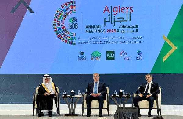 الوزير الأول يفتتح الاجتماعات السنوية للبنك الإسلامي للتنمية ويؤكد: الجزائـــــر حققــــت نتائــــج معتبرة بفضـل الإصلاحــات العميقـة