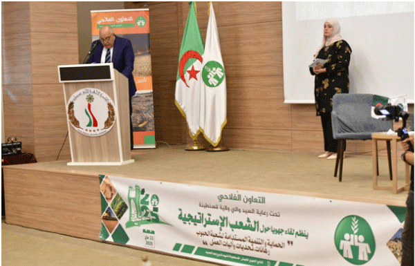 الملتقى الجهوي الأول حول الشعب الاستراتيجية الفلاحية بقسنطينة: دعـوات للحـد من الوضعيـة الهشـة للمنتجـين أمـام الأخطـار المناخيـة 
