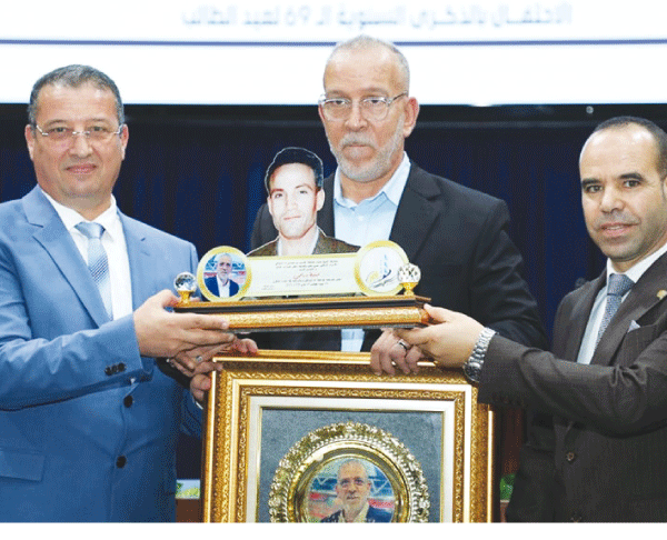  في احتفالية بمناسبة يوم الطالب: الإعلامي حفيظ دراجي يقدم تجربته لطلبة جامعة أم البواقي 