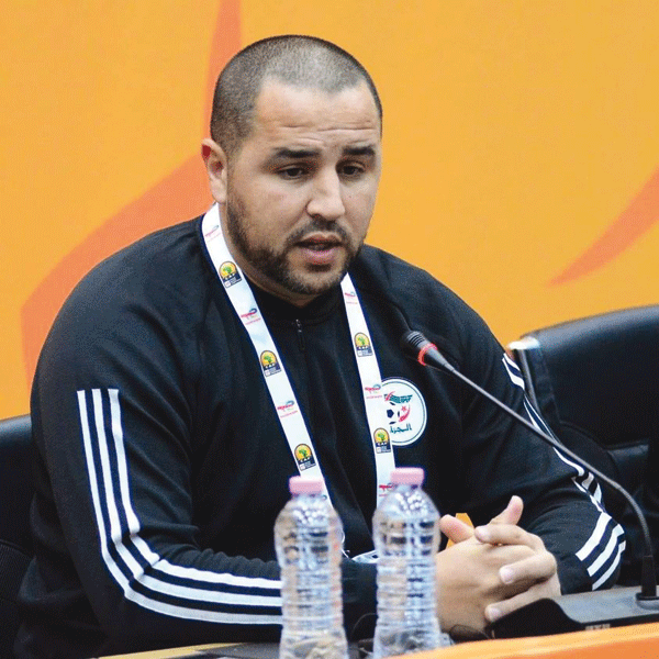 لتزامنه مع معسكر المنتخب الأول: بوقرة يفضل إقامـــــــــة التربص بالبليــــــــــدة