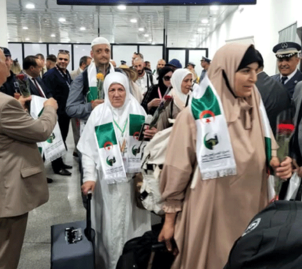 الرحلات ستتوالى إلى غاية 3 جويلية عبر 12 مطارا: عودة أول فوج للحجاج الجزائريين إلى أرض الوطن