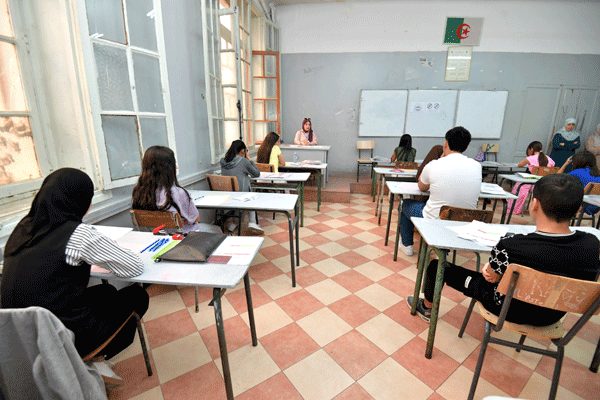 حرصا على ضمان تكافؤ الفرص بين المترشحين: إجــــراءات محكمــــــة لتأطيـــر تصحيـــح امتحـــان شهــــادة التعليـم المتوســـــــط