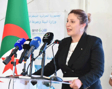 وزيرة البيئة وجودة الحياة نجيبة جيلالي تؤكد: القيمة الاقتصادية للنفايات المنزلية تقدر بحوالي 151 مليار دينار سنويا