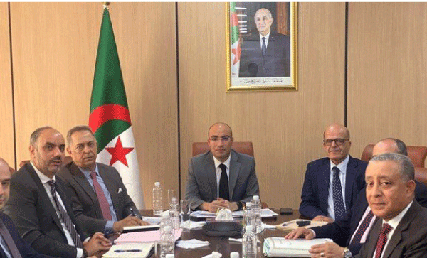 شايب يجتمع برؤساء المراكز القنصلية بأوروبا و أمريكا: تعليمات لمواصلة تحسين جودة الخدمات القنصلية 