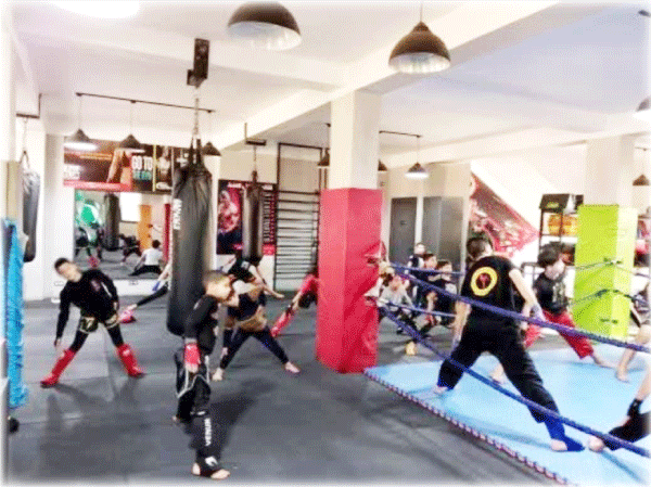 فن نبيل يلقى الإقبال: الرياضات القتالية خيار الأولياء لتعديل سلوك الأبناء وضمان الحماية 