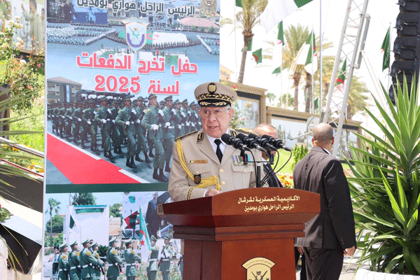 الفريق أول شنقريحة في حفل تخرّج دفعات شرشال: التكوين الجيد للمورد البشري هو حجر الزاوية لبناء جيش قوي