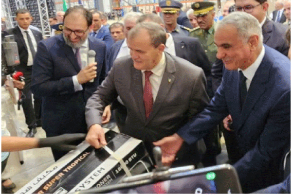 وزير التجارة الخارجية كمال رزيق يؤكد: نسعـــــى لتحويــــل بـرج بوعريريــــــج إلى قطـــب تصديـــــري 