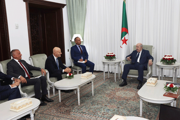 المدير التنفيذي لـ 