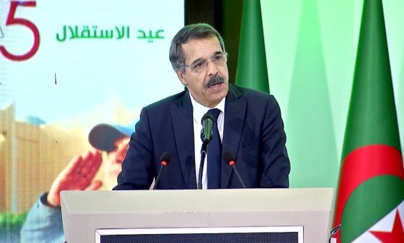وزير المالية يشيد بالدور السيادي للجمارك في حماية الاقتصاد الوطني