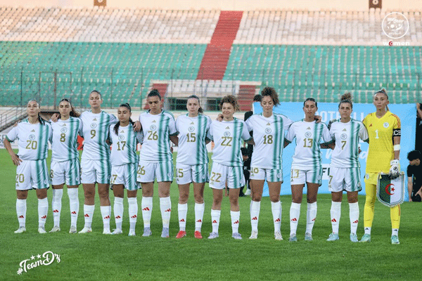 منتخب السيّدات يسقط بثلاثية أمام السنغال: بن ستيـتي مدعـو لمراجعـة الأوراق قبـل أيـام من الكـان