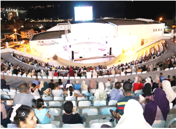 مراد صاولي يمتع عشاق المونولوج: سهرات صيفية فنية ثقافية بمسرح الهواء الطلق بجيجل