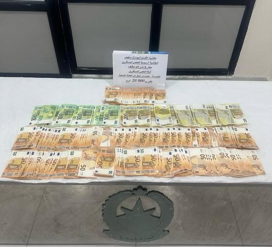 سطيف : حجز  20 ألف أورو غير مصرح بها بمطار 8 ماي 1945 الدولي 