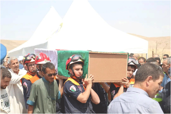 في جنازات مهيبة: تشييع جثامين ضحايا حادث الحافلة في ولايات شرقية