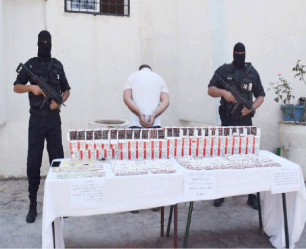 مسبوق قضائيا يستغل مركبته المركونة أمام منزله للترويج: حجز أزيد من 16 ألف قرص «بريغابالين» بوسط مدينة قسنطينة