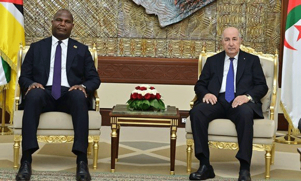 في بيان مشترك توج زيارة رئيس موزمبيق إلى الجزائر: الرّئيس تبون يُجدد استعداد الجــزائر لدعم موزمـبيق 