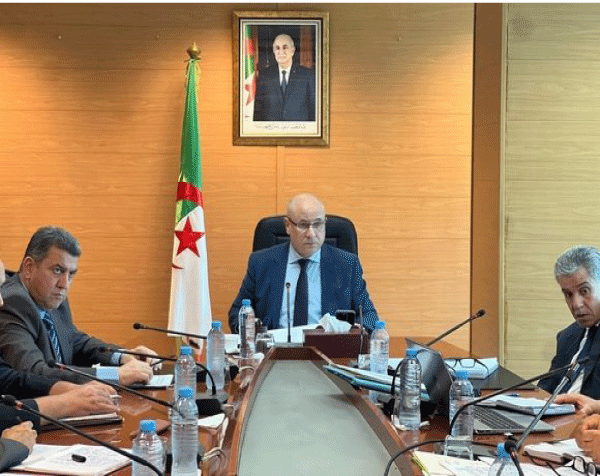  زيتوني يأمر إطارات وزارته بالنزول إلى الميدان: متابعة حثيثة لتحضيرات الدخول الاجتماعي