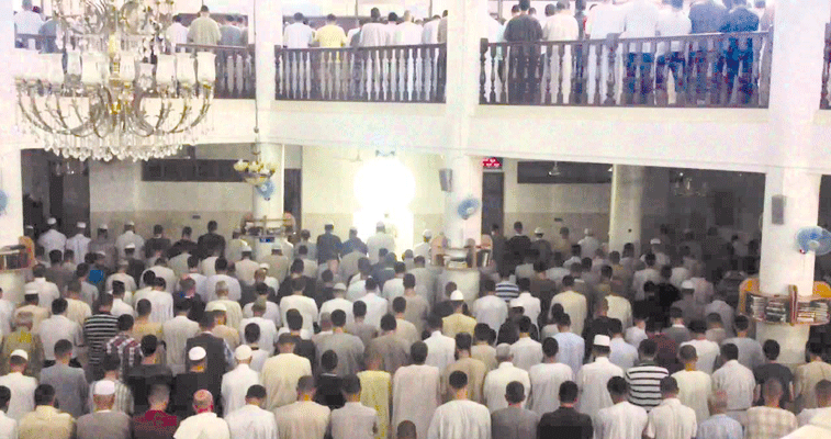 فتاوى “الشيوخ” على القنوات التلفزيونية الخاصة تحت الرقابة: وزارة الشـــؤون الدينيــة تريد استعــادة 55 مسجــدا من أيــدي السلفـــيين