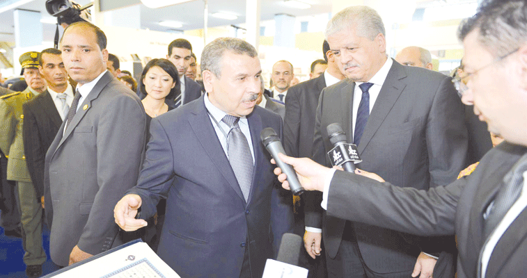 افتتح صالون الجزائر الدولي للكتاب أمس: سلال يأمر  بتخفيض استيراد المصاحف و يحث على ترجمة  الكتاب الجزائريين